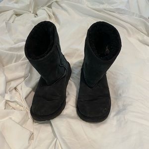 Ugg girls classic short boot